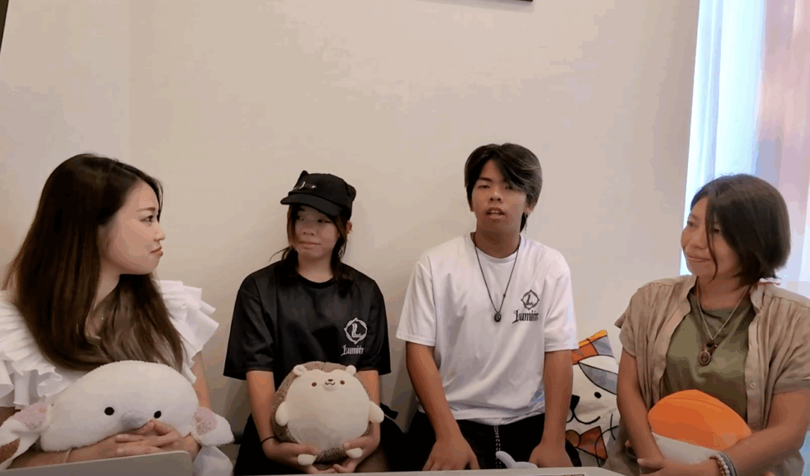 ライフ*さくら9月号|光と笑顔を届ける「ルミエール」のヲタ芸パフォーマンス場!